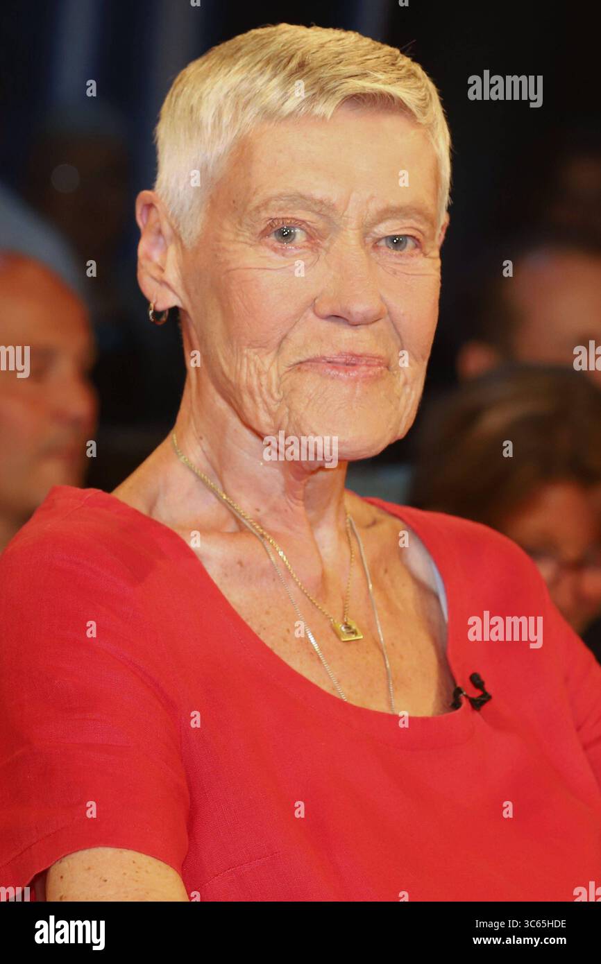 NDR Talkshow Aufzeichnung vom 11.07.2025 Gertrude von Holt, NDR Talkshow Aufzeichnung vom 11.07.2025, Ausstrahlung 01.08.2025 Fotosperre, Hugh-Greene-Weg, Hamburg, 11.07.2025 *** NDR Talkshow Aufnahme vom 11 07 2025 Gertrude von Holt, NDR Talkshow Aufnahme vom 11 07 2025, Sendung 01 08 2025 Fotosperre , Hugh Greene Weg, Hamburg, 11 07 2025 Copyright: XEventpressxBecherx Stockfoto