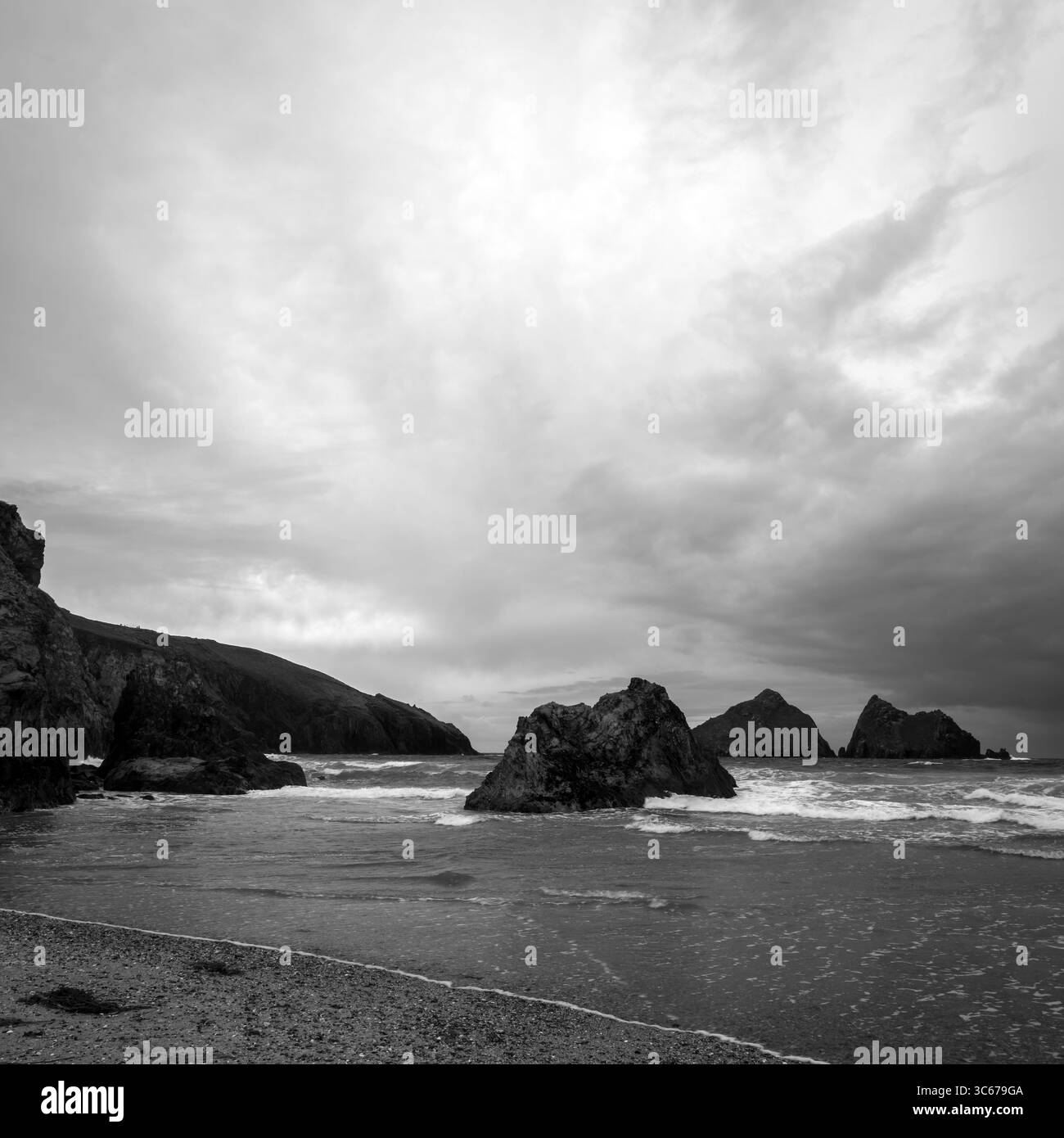Schwarz-weiß von Holywell Bay Island, Cornwall, Großbritannien Stockfoto