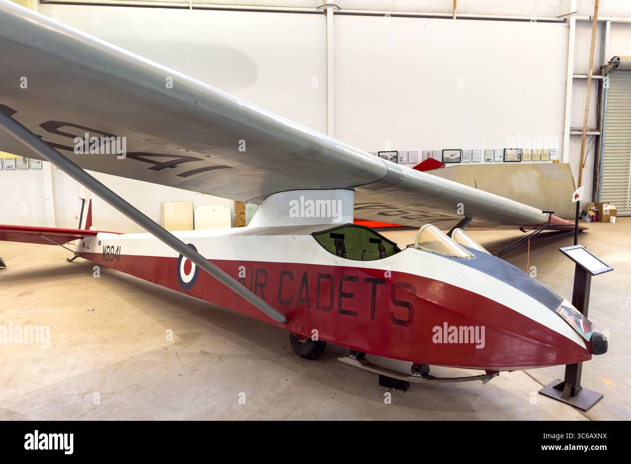 Ein Slingsby T.21B Trainingsgleiter im Southwest Sailing Museum, Moriarty, New Mexico. Von der RAF als Sedburg TX.1 bezeichnet. Stockfoto