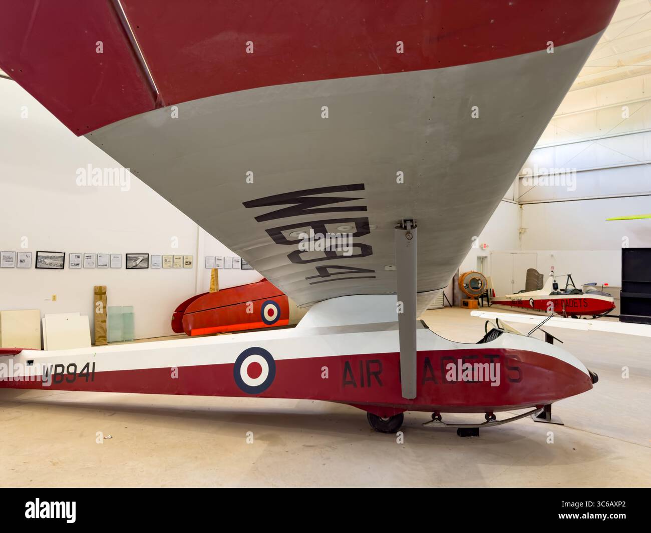 Ein Slingsby T.21B Trainingsgleiter im Southwest Sailing Museum, Moriarty, New Mexico. Von der RAF als Sedburg TX.1 bezeichnet. Stockfoto