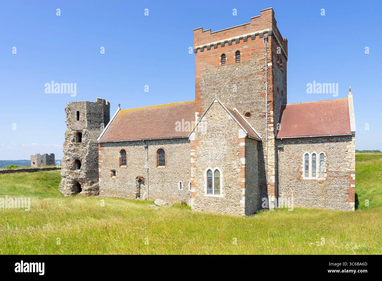 St. Mary de Castro Kirche oder St. Mary in Castro Garnisonkirche auf dem Gelände von Dover Castle Dover Kent Dover England GB Europa Stockfoto