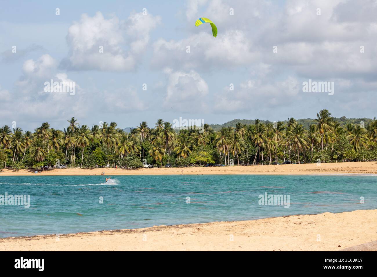 Kitesurfen in Playa Punta Popi, Las Terrenas, Dominkanische Republik Stockfoto