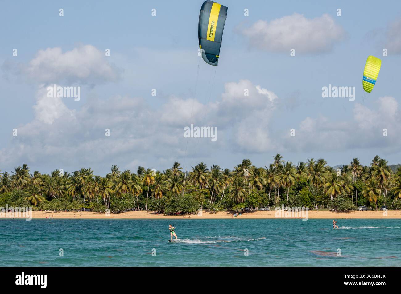 Kitesurfen in Playa Punta Popy, Las Terrenas, Dominkanische Republik Stockfoto