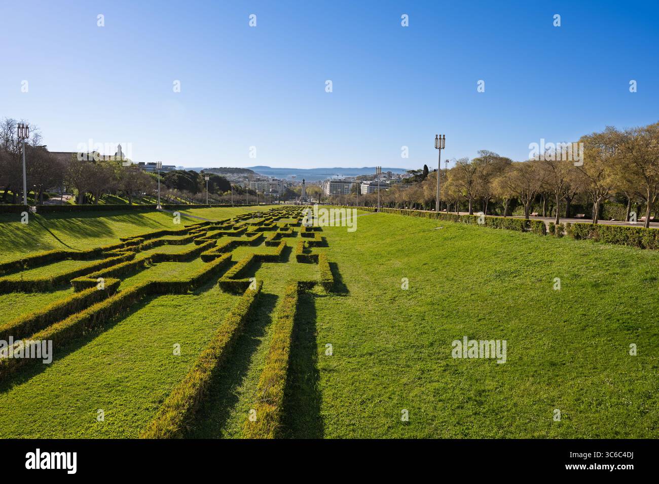 Ein Foto mit Blick auf den Eduardo VII Park und die Gärten im Zentrum von Lissabon, Portugal Stockfoto
