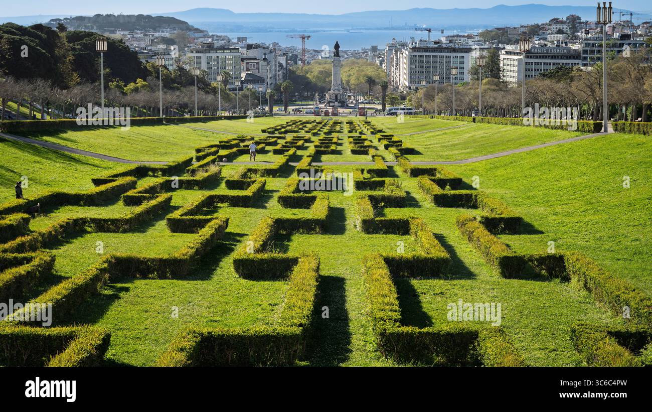 Lissabon, Portugal – 31. März 2025. Ein Foto im Zentrum von Lissabon mit Blick auf das Labyrinth im Eduardo VII Park Stockfoto