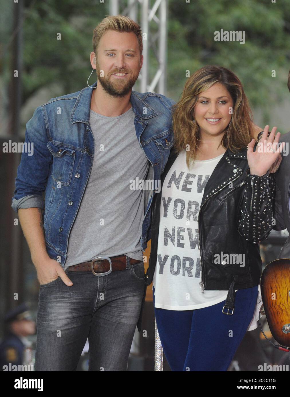 31. Dezember 2008, Manhattan, New York, Vereinigte Staaten von Amerika: NEW YORK, New YORK – SEPTEMBER 30: Charles Kelley, Hilary Scott und Dave Haywood treten auf NBC's Today Show am 30. September 2014 in New York auf. Lady A ist eine US-amerikanische Country-Band, die 2006 in Nashville, Tennessee gegründet wurde. Die Gruppe besteht aus Hillary Scott, Charles Kelley und Dave Haywood. Leute: Hillary Scott, Charles Kelley, Dave Haywood (Credit Image: © SMG via ZUMA Wire) Stockfoto