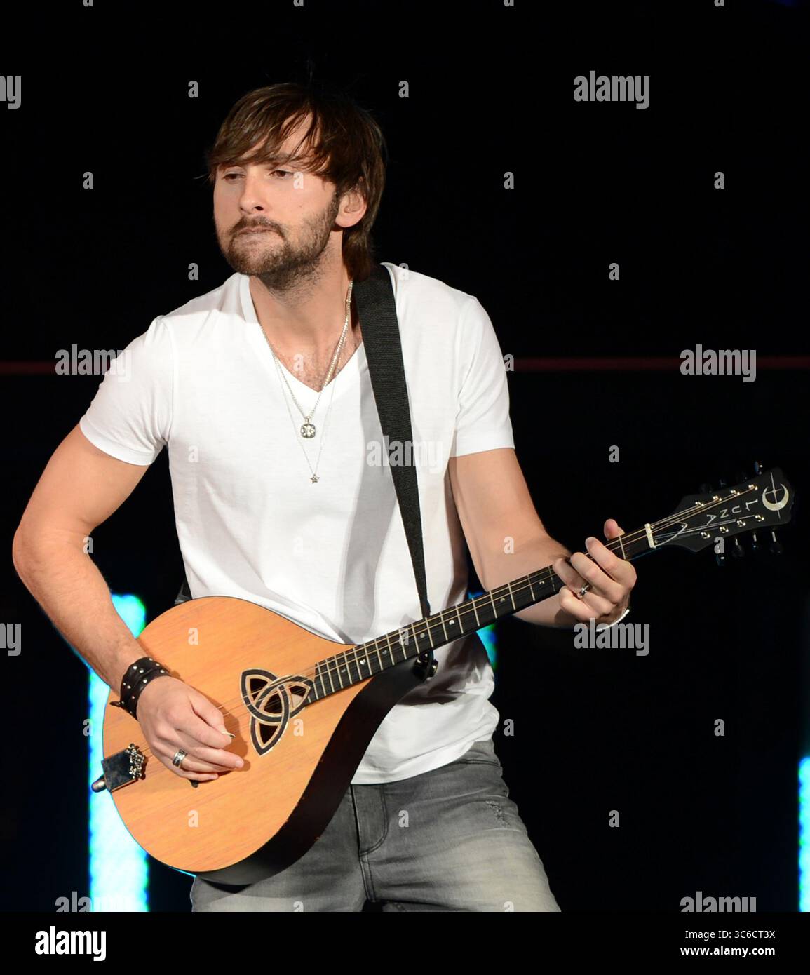 13. Mai 2012, West Palm Beach, Florida, Vereinigte Staaten von Amerika: WEST PALM BEACH - 12. MAI: Hillary Scott, Charles Kelley und Dave Haywood von Lady Antebellum treten am 12. Mai 2012 im Cruzan Ampitheatre in West Palm Beach auf...Lady A ist eine US-amerikanische Country-Band, die 2006 in Nashville, Tennessee gegründet wurde. Die Gruppe besteht aus Hillary Scott, Charles Kelley und Dave Haywood. Leute: Hillary Scott, Charles Kelley, Dave Haywood (Credit Image: © SMG via ZUMA Wire) Stockfoto