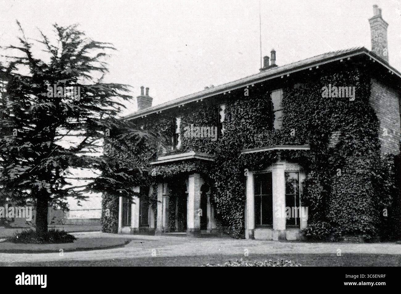 Ashfield House auf der Ashfield Farm der Lincoln Co-OP Society. Aus einer Auswahl gedruckter Fotografien, die erstmals 1911 von der Co-operative Wholesale Society veröffentlicht wurden und sich auf den 50. Jahrestag der Co-OP in Lincoln beziehen. Stockfoto