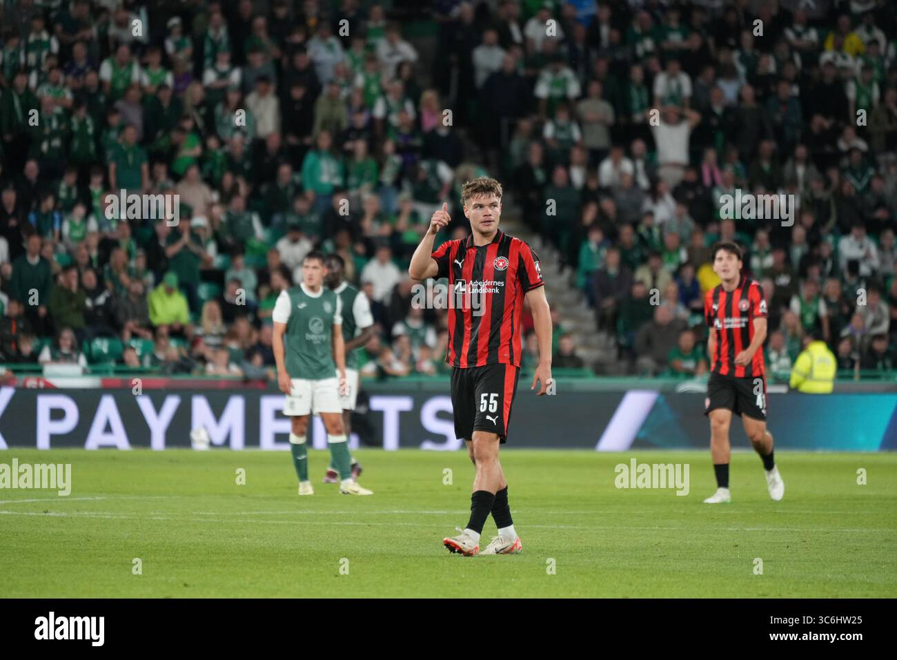 31. Juli 2025; Easter Road, Edinburgh, Schottland: UEFA Europa League, zweite Qualifikationsrunde, zweites Leg, Hibernian gegen Midtjylland; Victor Bak aus Midtjylland Stockfoto