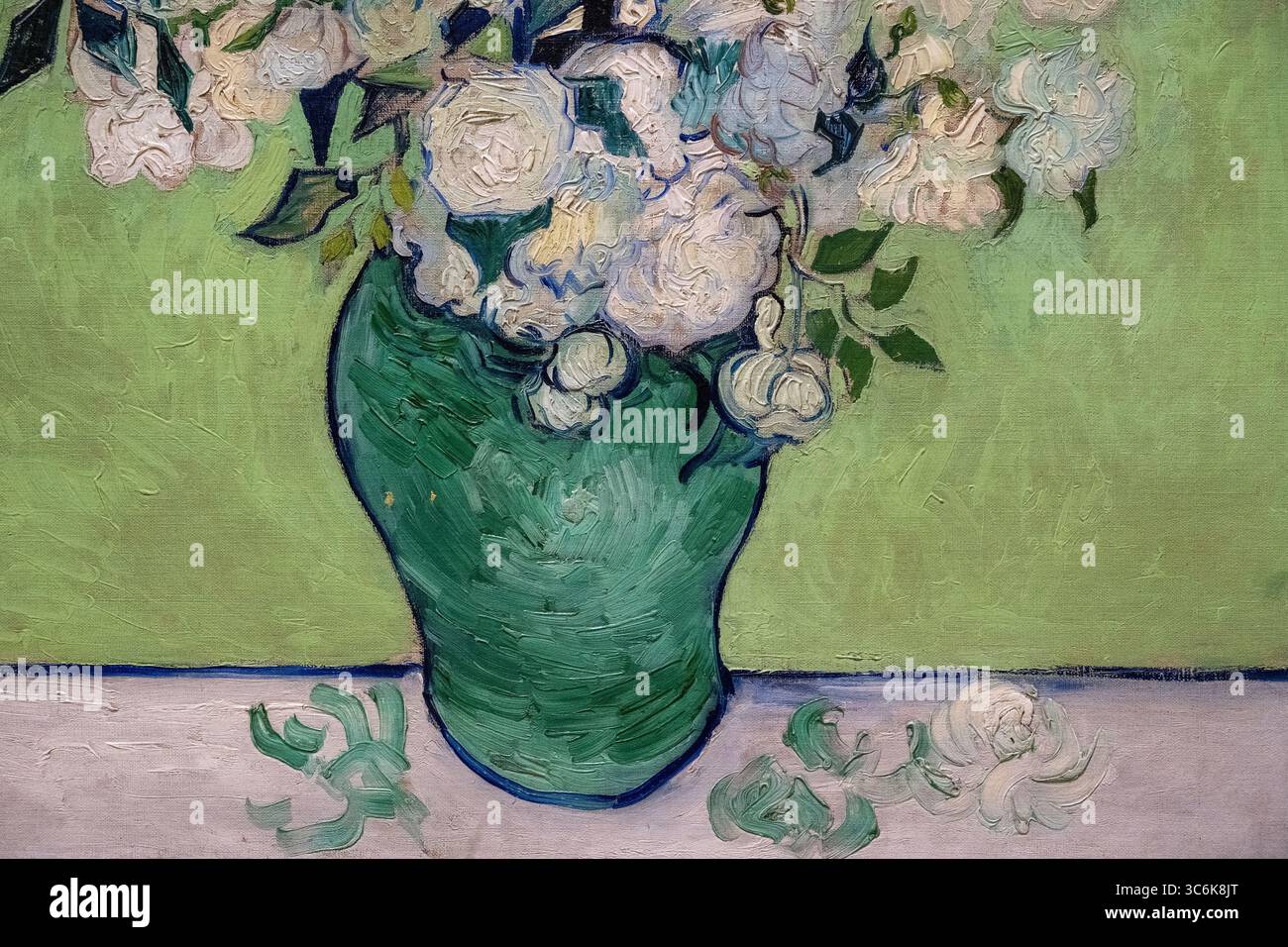 Blumenstrauß, gefallene Rosenblätter, grüner Hintergrund, grüne Vase, Met Art, Met Art Museum, New York, Öl auf Leinwand, Gemälde, Rosen, Tabelle, vertikales Bild, V Stockfoto