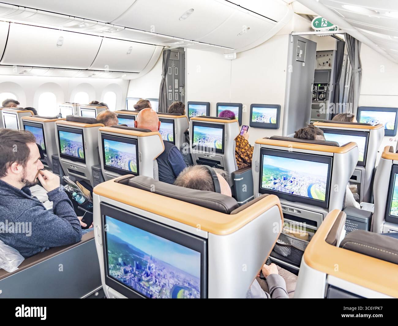 Passagiere, Premium Economy Class, EVA Air Stockfoto