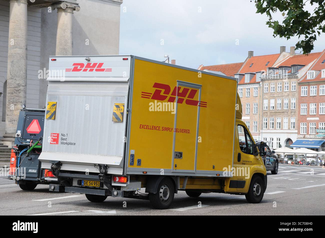 Kopenhagen/Dänemark/31 JULI 2025/.DHL Delivery van deutsche Post dhl Group van in Kopenhasgen. (Photo.Francis Joseph Dean/Dean Pictures) (nicht für kommerzielle Zwecke) Stockfoto