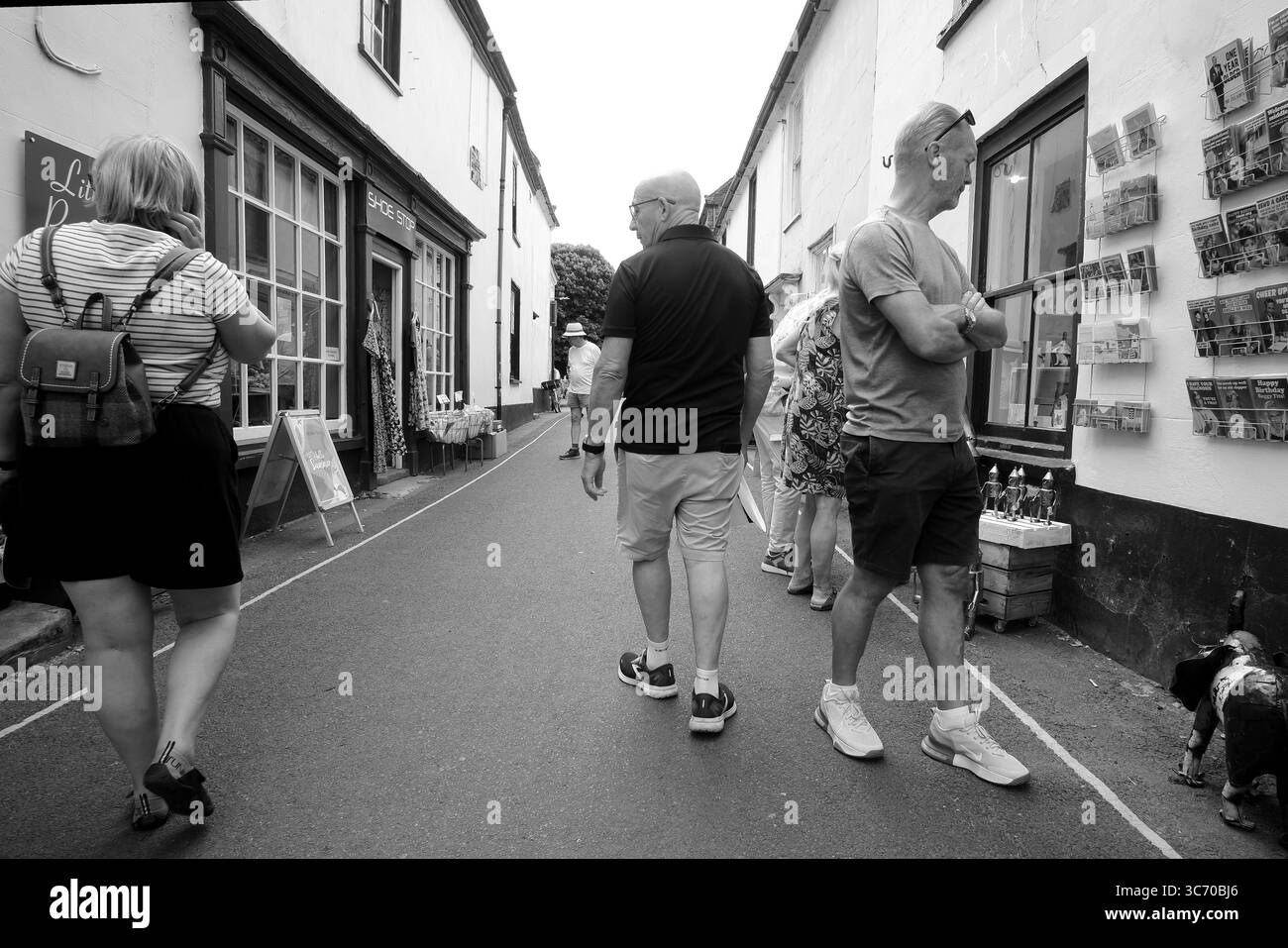 Touristen in einer Stadt in Norfolk im Sommer Stockfoto