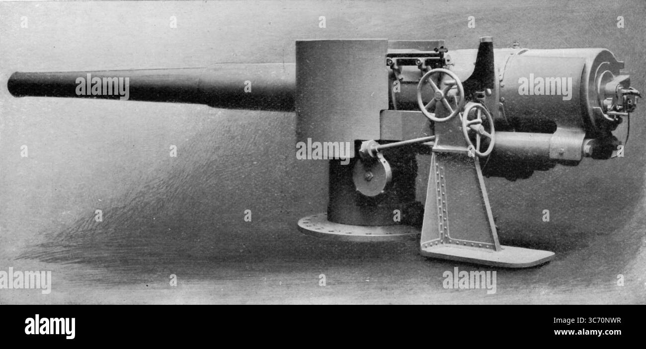 Vickers-Maxim 6 Zoll Q F-Pistole , auf mittiger Drehzapfenbefestigung . ( Gun stammt aus der Zeit um 1892 ) aus : Plate Gun I - The New Popular Encyclopedia 1902 Stockfoto
