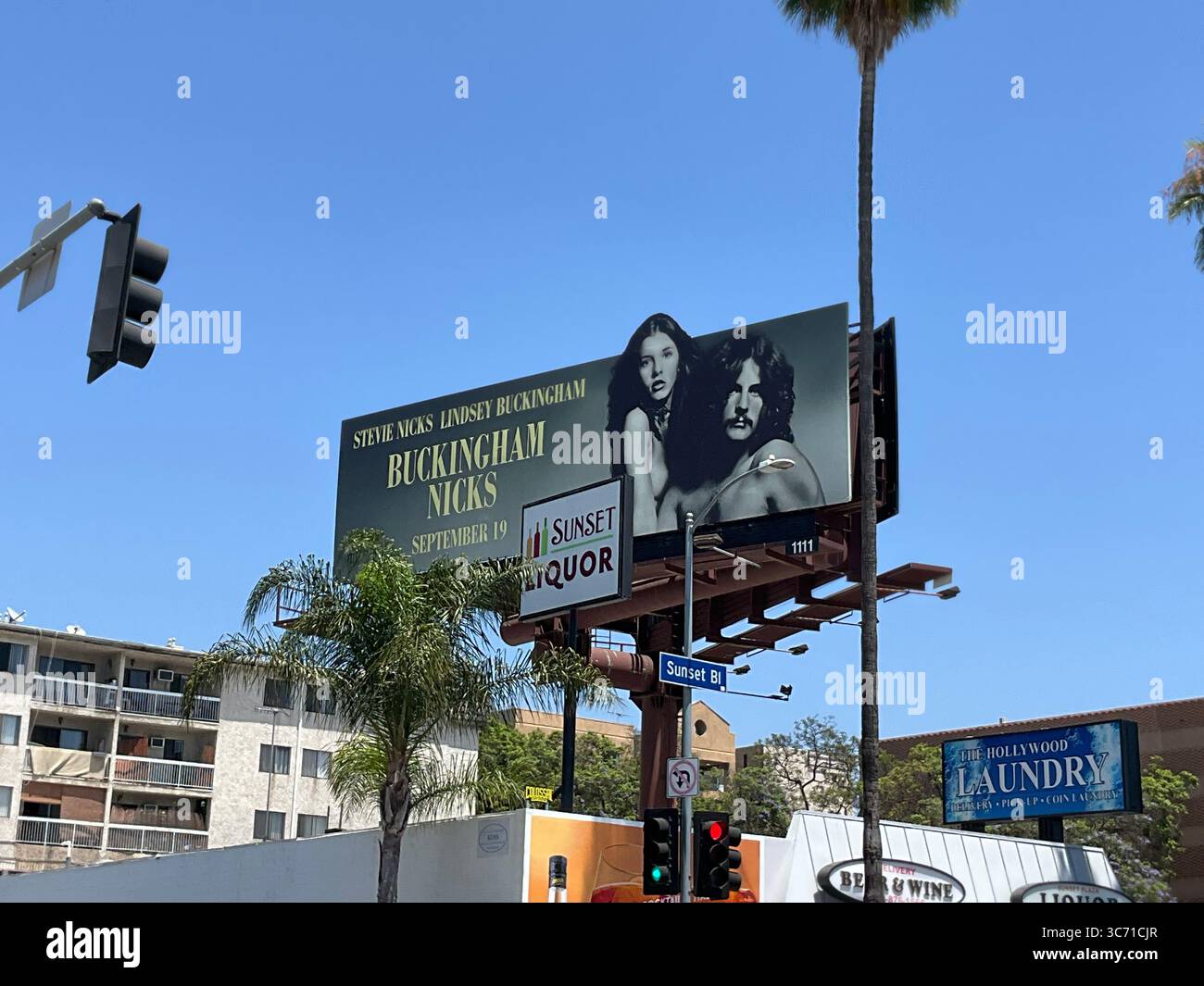 Buckingham Nicks Album Billboard auf dem Sunset Blvd in Hollywood Kalifornien für die Wiederveröffentlichung des Albums zum 52. Jahrestag! Stevie Nicks Lindsay Buckingham Fleetwood Mac Stockfoto