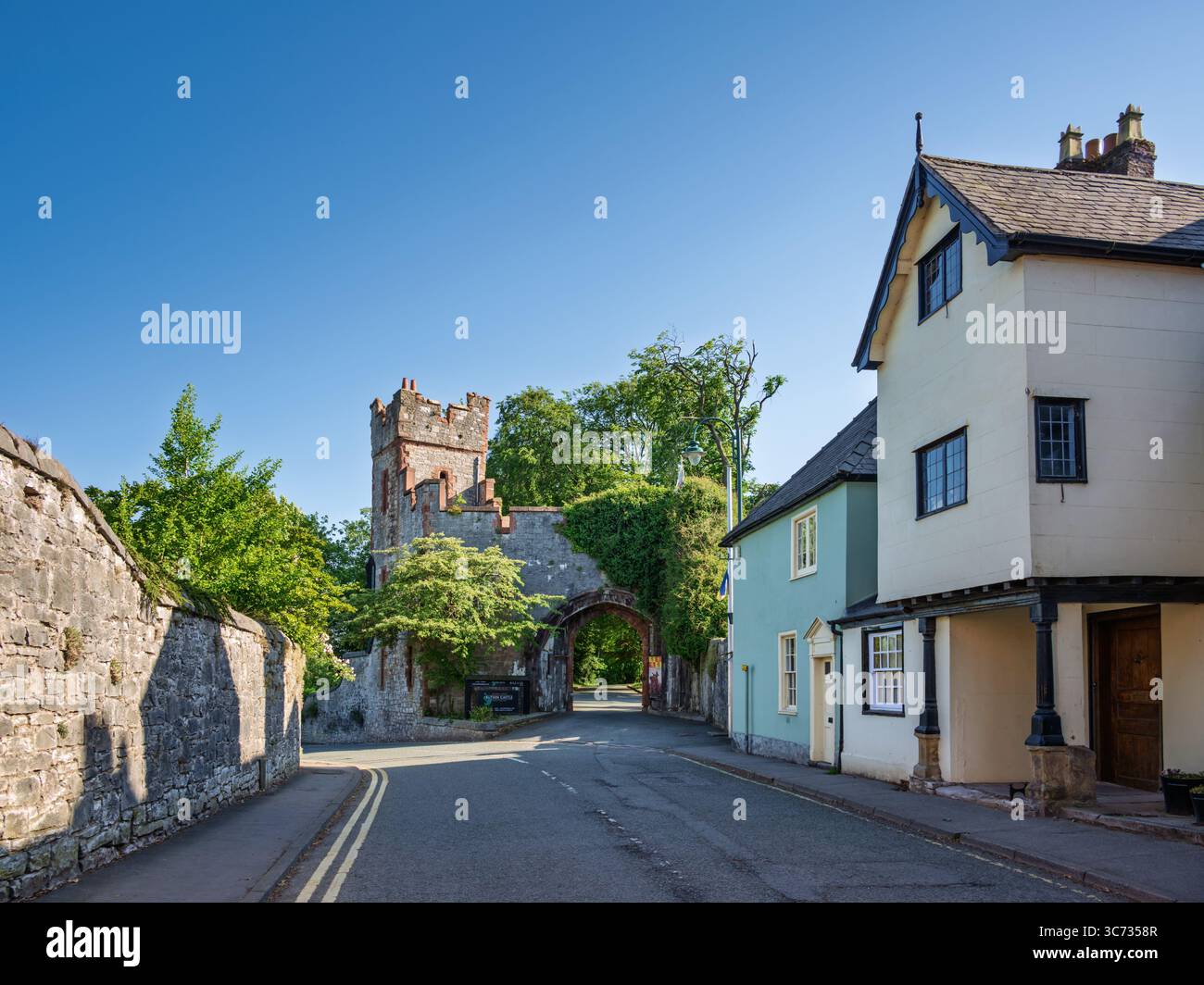 Ruthin Castle Gate, Wales Stockfoto