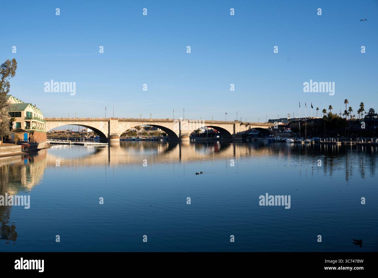 Die London Bridge von 1831, die ursprünglich die Themse in London überquerte, wurde 1971 in den Lake Havasu in Arizona verlegt. Stockfoto