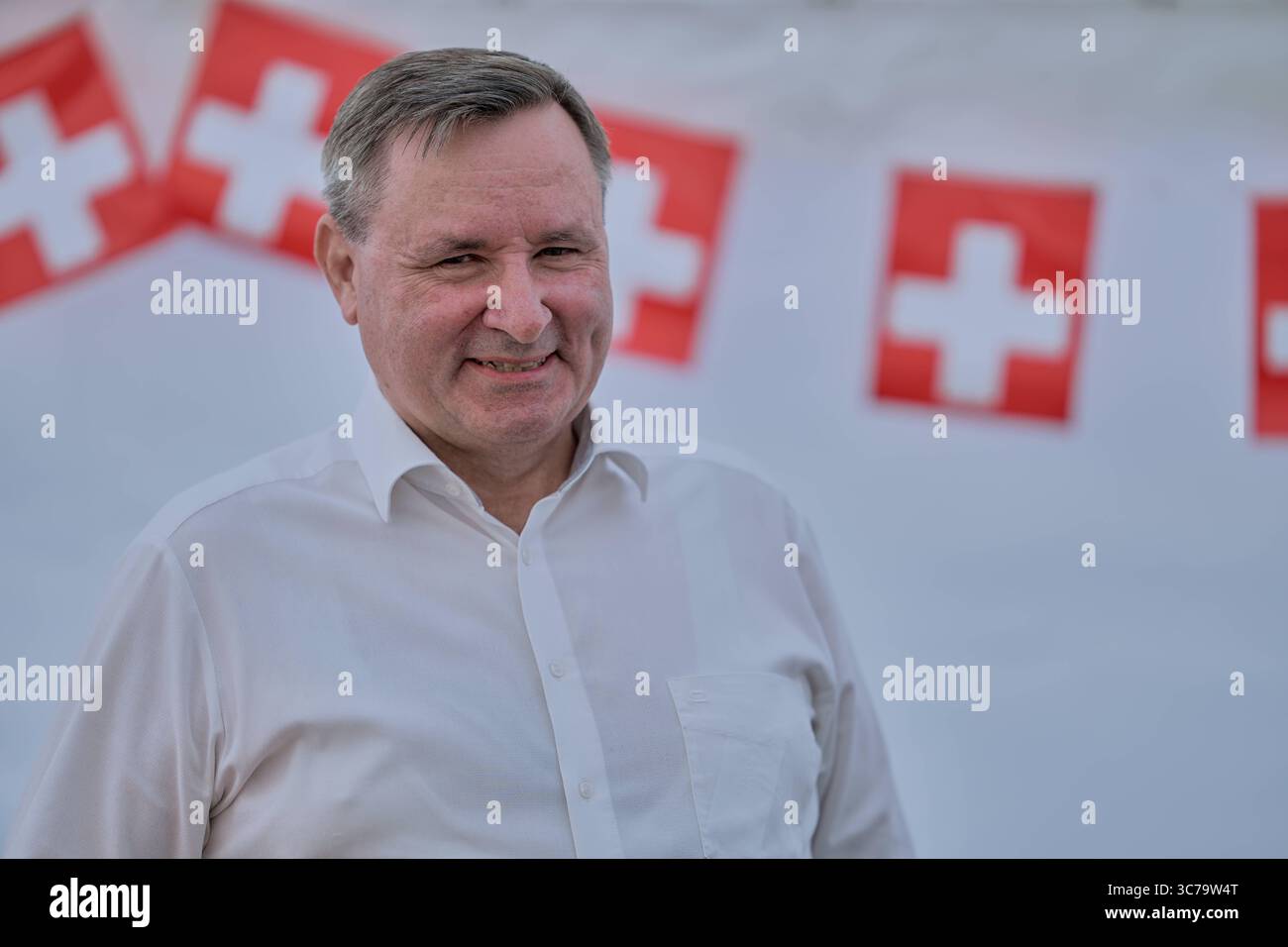 01.08.2025, 1.-August-Feier mit Festredner Werner Salzmann in Boltigen Ständerat Werner Salzmann SVP bei seinem Auftritt als Festredner bei der Bundesfeier der Gemeinde Boltigen auf Alp Schüpfe am Jaunpass. Boltigen Alp Schüpfe Bern Schweiz *** 01 08 2025, 1 August Feier mit Keynote Speaker Werner Salzmann in Boltigen Mitglied des Ständerrates Werner Salzmann SVP während seines Auftritts als Keynote Speaker bei der Bundesfeier der Gemeinde Boltigen auf der Alp Schüpfe am Jaunpass Boltigen Alp Schüpfe Bern Schweiz Stockfoto