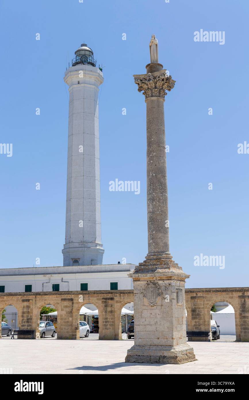 Santa Maria di Leuca in Italien. 23.06.2025, EU, ITA, Italien, Apulien, Basilikata, Santa Maria di Leuca: hier befindet sich Punta Ristola, der südlichste Punkt Italiens. Hier kreuzen sich der Golf von tarent und die Straße von Otranto. Der Leuchtturm von Santa Maria di Leuca und die Statue von Santa Maria di Leuca. EU, ITA, Italien, Apulien, Basilicata, Santa Maria di Leuca: Punta Ristola, der südlichste Punkt Italiens, befindet sich hier. Dies ist der Grenzübergang zwischen dem Golf von Tarent und der Straße von Otranto. Der Leuchtturm von Santa Maria di Leuca und die Statue von Santa Maria di Leuca. Stockfoto