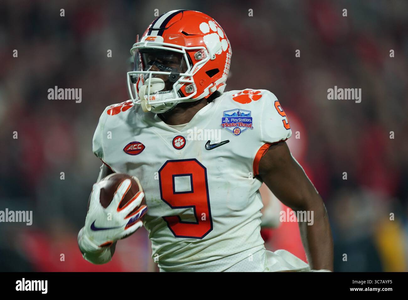 (DATEIFOTOS)..ehemaliger Clemson Tigers Running Back (9) Travis Etienne Jr. wird voraussichtlich in die 1. Runde des NFL Draft gehen, hier ist er am 28. Dezember 2019 gegen die Ohio State Buckeyes abgebildet, der NFL Draft findet am 29. April 2021 in Cleveland, Ohio statt...(obligatorische Gutschrift: Jose / MarinMedia.org / Cal Sport Media) (absoluter vollständiger Fotograf und Credits erforderlich)(Bild: &Copy; Jose/CSM/Marinmedia.Org via CUMA Wire) Stockfoto