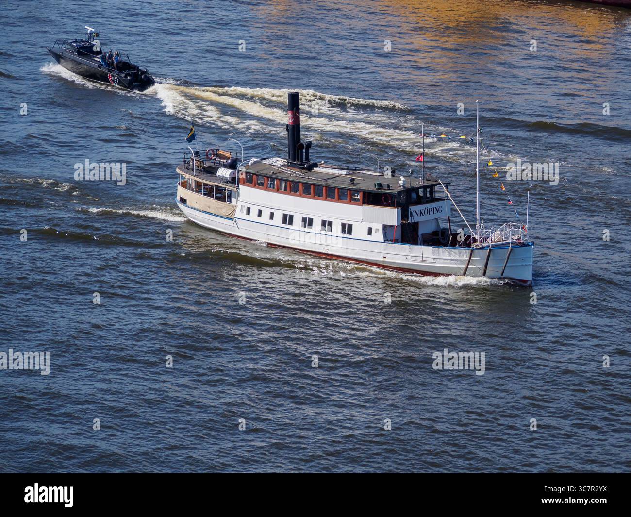 DIE 1868 erbaute MV Enkoping ist ein historisches Schiff der Strömma Kanalbolaget, das für touristische Dienste auf dem Malersee in der Nähe von Stockholm, Schweden, eingesetzt wird Stockfoto