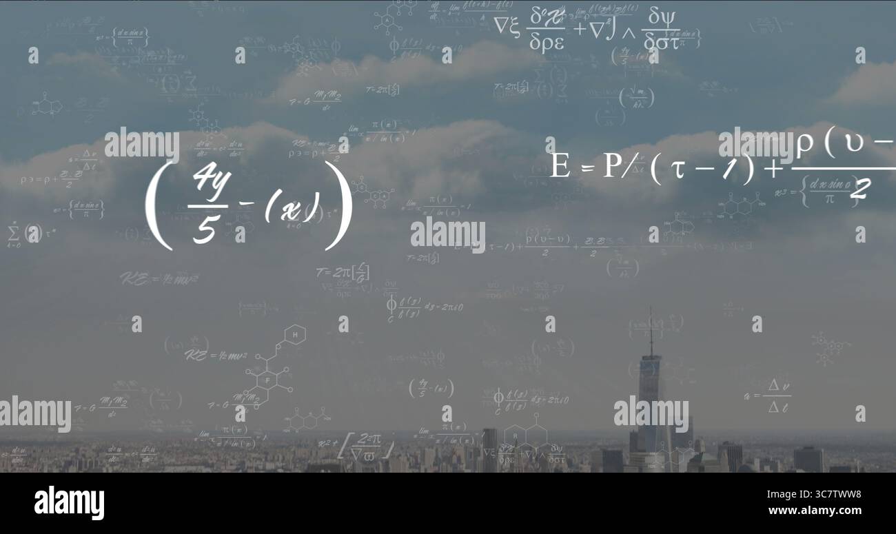 Mit einem Hochhaus, das sich über der Skyline unter bewölktem Himmel erhebt, mit Formel-Overlays, Kopierraum Stockfoto