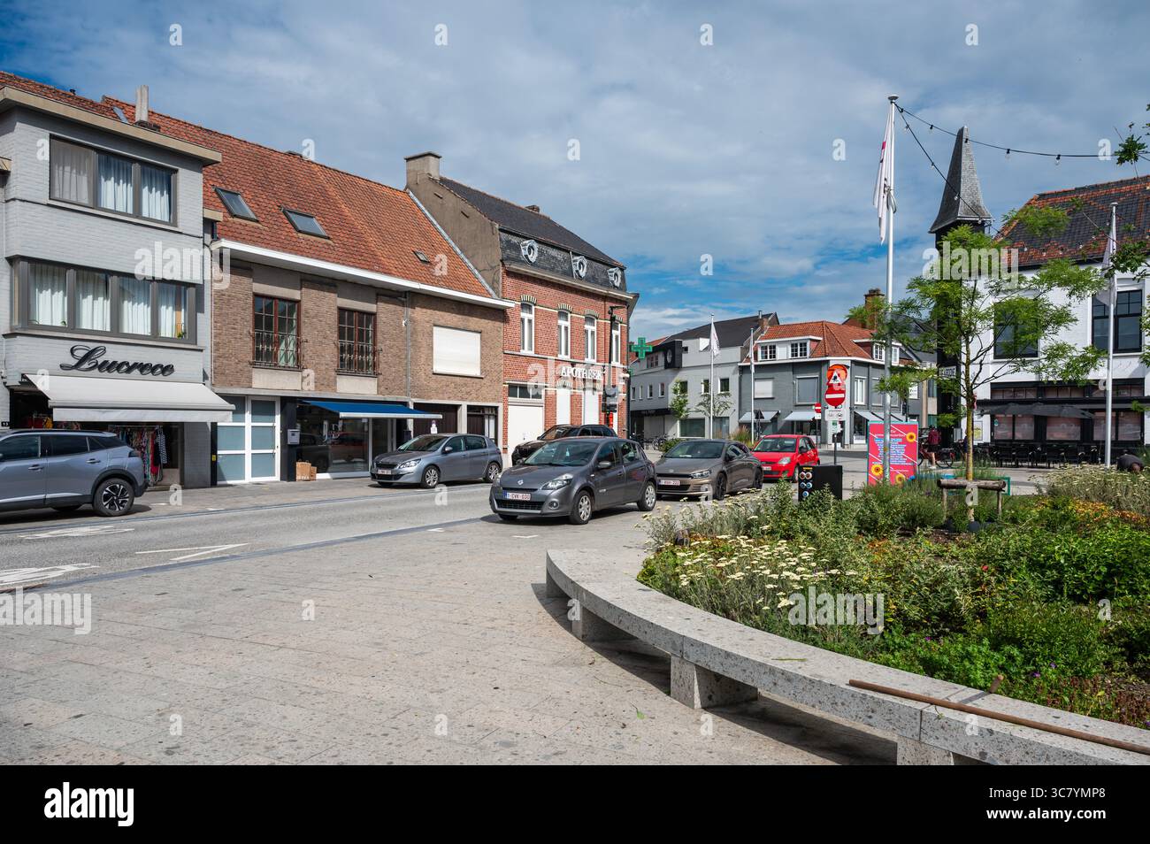 Der alte Marktplatz oder Marktplein des Dorfes Kuurne, Westflandern, Belgien 11. Juli 2025 Stockfoto
