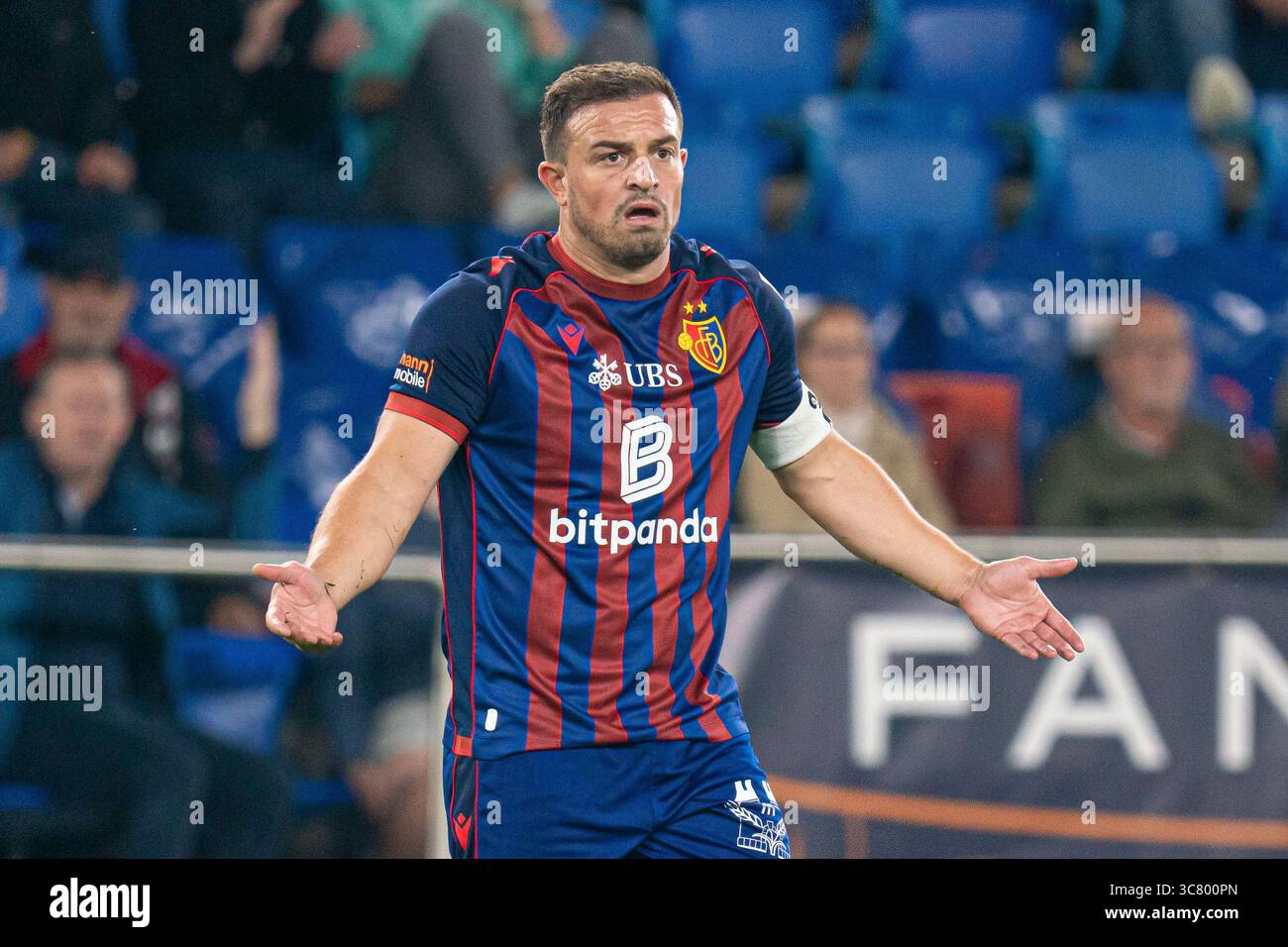 Basel, Schweiz. August 2025. Basel, Schweiz, 2. August 2025 Xherdan Shaqiri (10 FC Basel) während des Brack Super League Spiels zwischen dem FC Basel 1893 und dem Grasshopper Club Zürich im St. Jakob-Park in Basel, Schweiz. (Priscila Bütler/SPP) Credit: SPP Sport Press Photo. /Alamy Live News Stockfoto