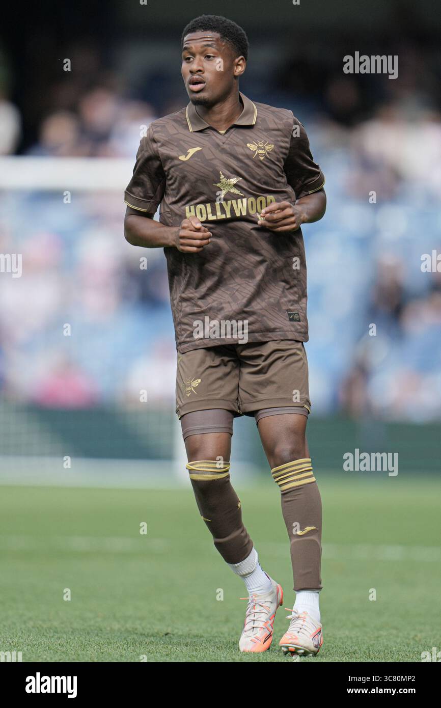 Jayden Meghoma aus Brentford während des Vorbereitungsspiels Queens Park Rangers gegen Brentford im Kiyan Prince Foundation Stadium, London, Großbritannien, 2. August 2025 (Foto: Harvey Murphy/News Images) Stockfoto