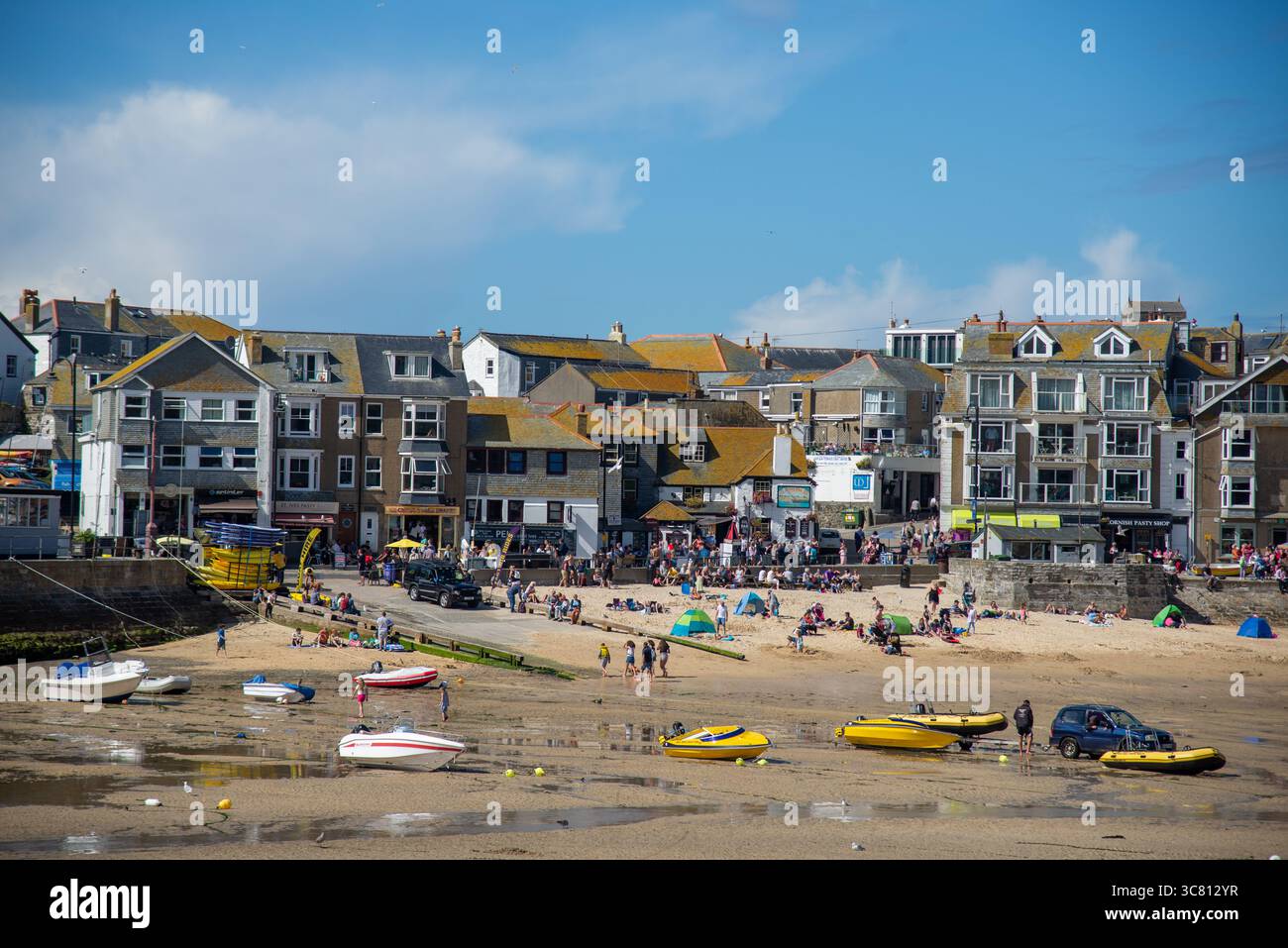 Direkt am Meer in St. Ives, Cornwall, England Stockfoto