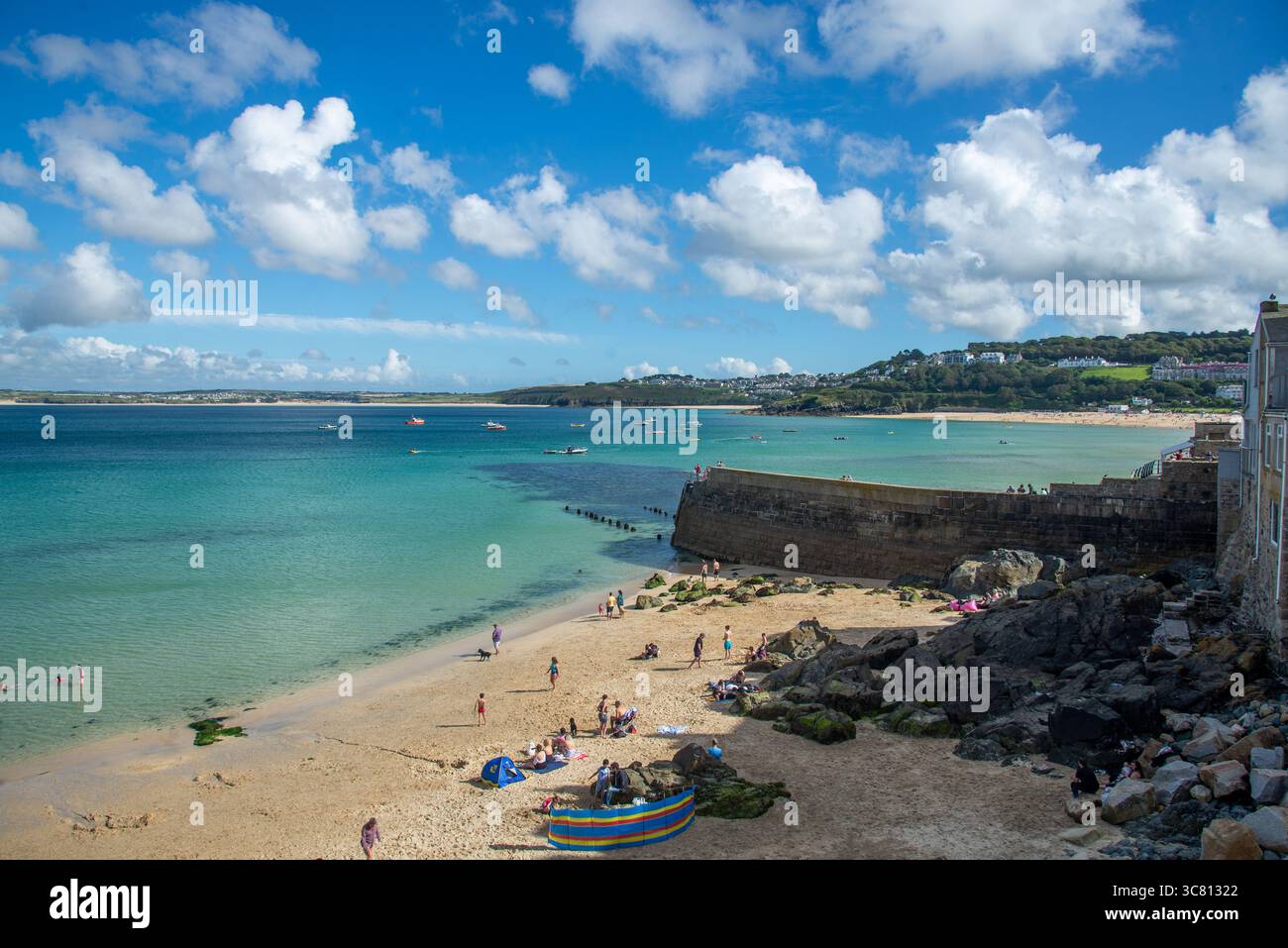 Direkt am Meer in St. Ives, Cornwall, England Stockfoto