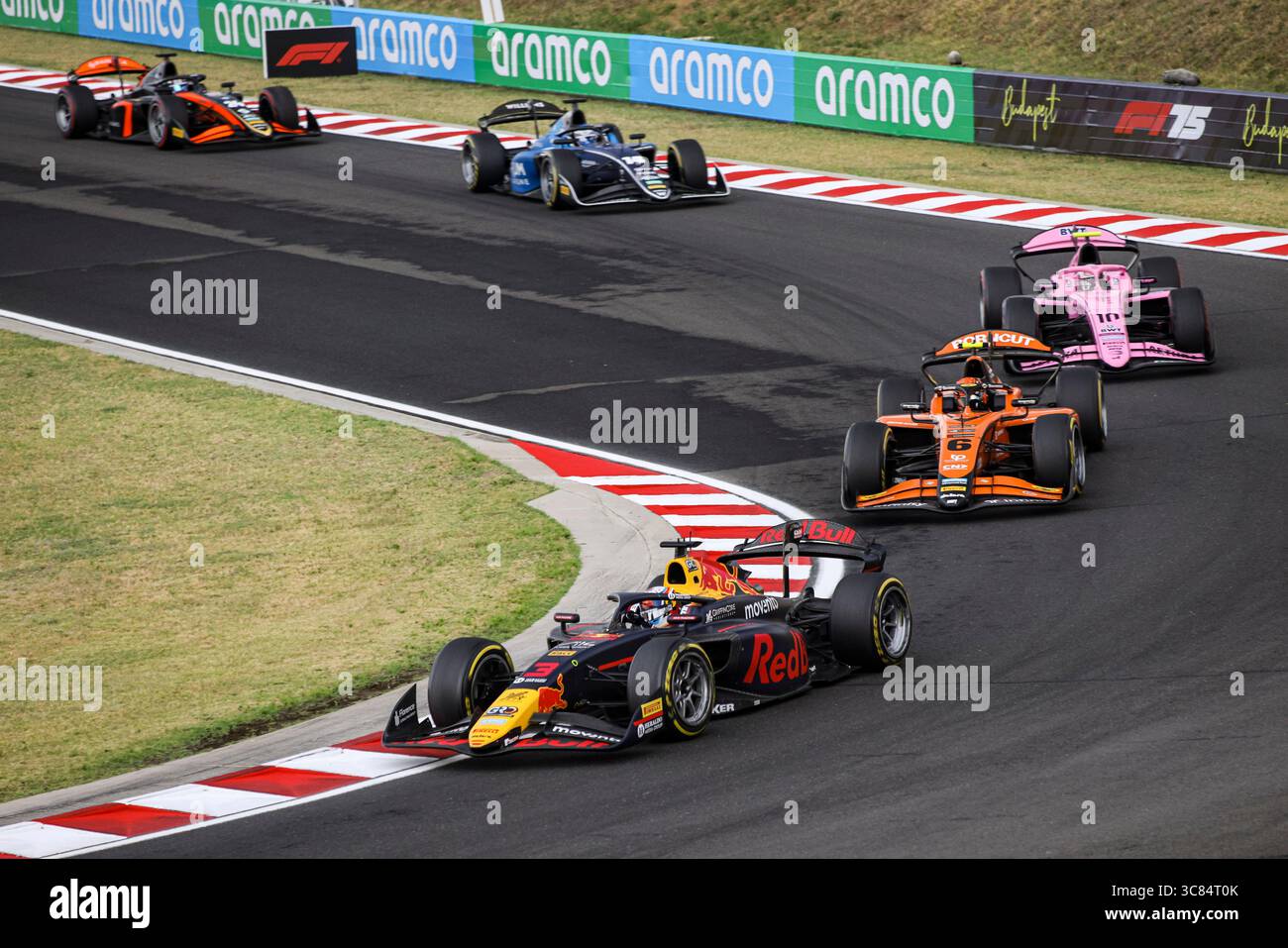 03 MARTI Pepe (Spa), Campos Racing, Dallara F2 2024, Action 06 VERSCHOOR Ricard (nld), MP Motorsport, Dallara F2 2024, Action 10 MINI Gabriele (ita), Prema Racing, Dallara F2 2024, Action während der 10. Runde der FIA Formel 2 Meisterschaft 2025 vom 1. Bis 3. August 2025 auf dem Hungaroring, in Mogyorod, Ungarn - Foto XPavi Bonilla Stockfoto