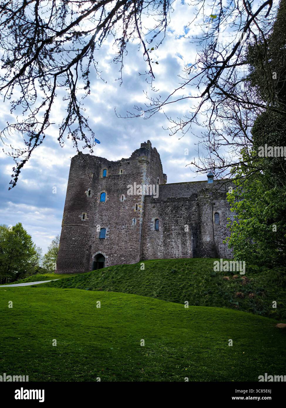 Doune Castle, eine mittelalterliche Festung in Schottland, berühmt als Drehort für Monty Python und den Heiligen Gral, Game of Thrones und Outlander. Stockfoto