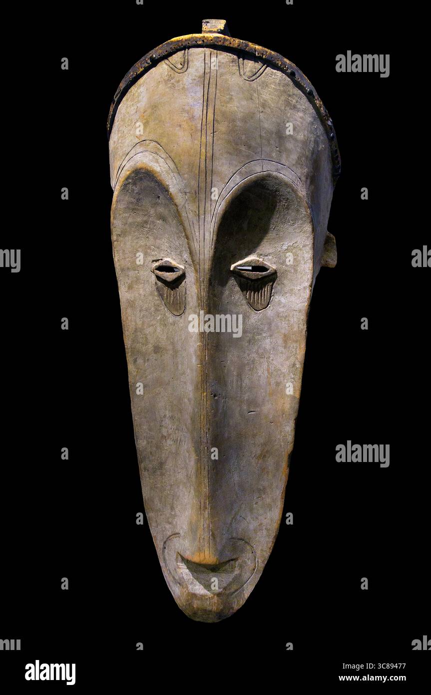Fang-Maske für die Zeremonie, eine inquisitorielle Suche nach Zauberern. Gabun Afrika Afrika 19. Jahrhundert. Museum - Musée du quai Branly Stockfoto