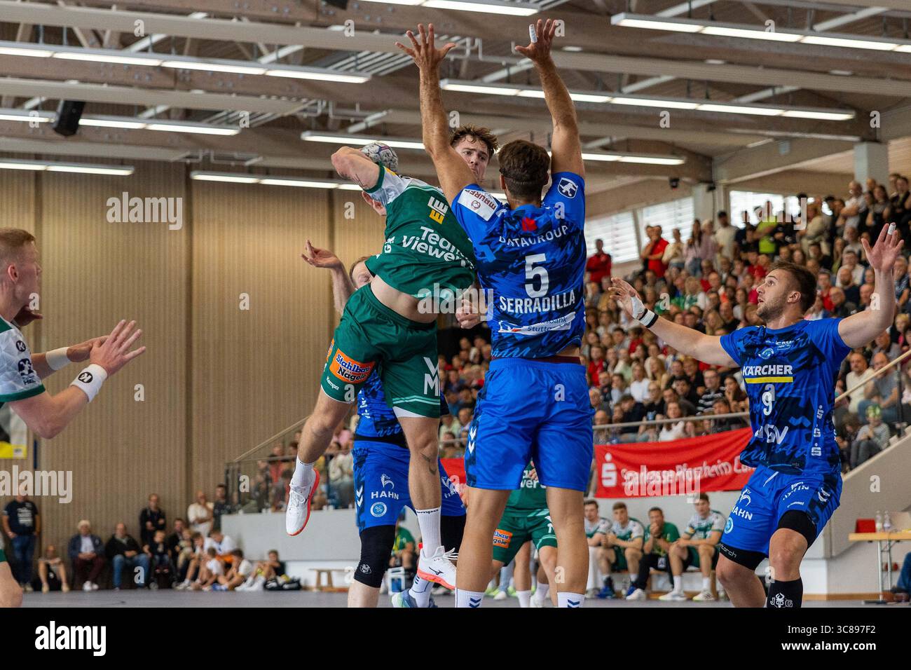 VICTOR KLOEVE (FRISCH AUF! Goeppingen, #07) erzielt ein Tor, Aktion, Torwurf FRISCH AUF! Goeppingen (FAG) vs. TVB 1898 Stuttgart (TVB), Handball, Maenner, S-Cup Altensteig 2025, Finale, Spielzeit 2025/2026, 03.08.2025 Foto: Eibner-Pressefoto/Oliver Schmidt Stockfoto