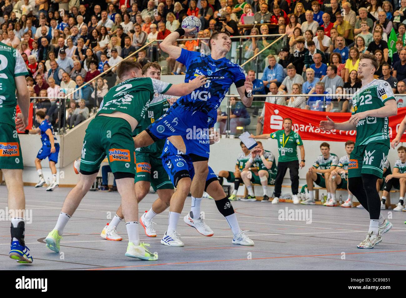 Simone MENGON (TVB Stuttgart, #15) erzielt ein Tor, Aktion, Torwurf FRISCH AUF! Goeppingen (FAG) vs. TVB 1898 Stuttgart (TVB), Handball, Maenner, S-Cup Altensteig 2025, Finale, Spielzeit 2025/2026, 03.08.2025 Foto: Eibner-Pressefoto/Oliver Schmidt Stockfoto