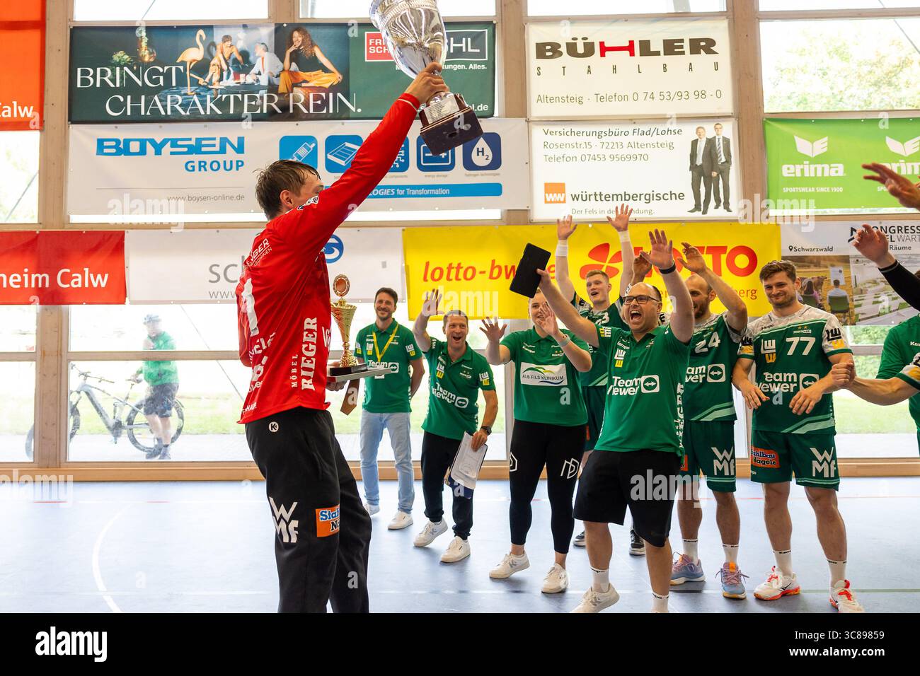 JULIAN BUCHELE (FRISCH AUF! Goeppingen, #01) jubelt/freut sich, Jubel, Emotion, Freude, Begeisterung, positive Emotionen FRISCH AUF! Goeppingen (FAG) vs. TVB 1898 Stuttgart (TVB), Handball, Maenner, S-Cup Altensteig 2025, Finale, Spielzeit 2025/2026, 03.08.2025 Foto: Eibner-Pressefoto/Oliver Schmidt Stockfoto
