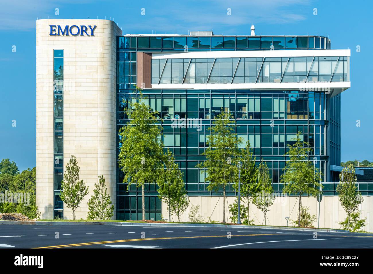 Das moderne Emory Musculoskeletal Institute im Executive Park Innovation District in Atlanta, Georgia. (USA) Stockfoto Das moderne Emory Musculoskeletal Institute im Executive Park Innovation District in Atlanta, Georgia. (USA) Stockfoto
