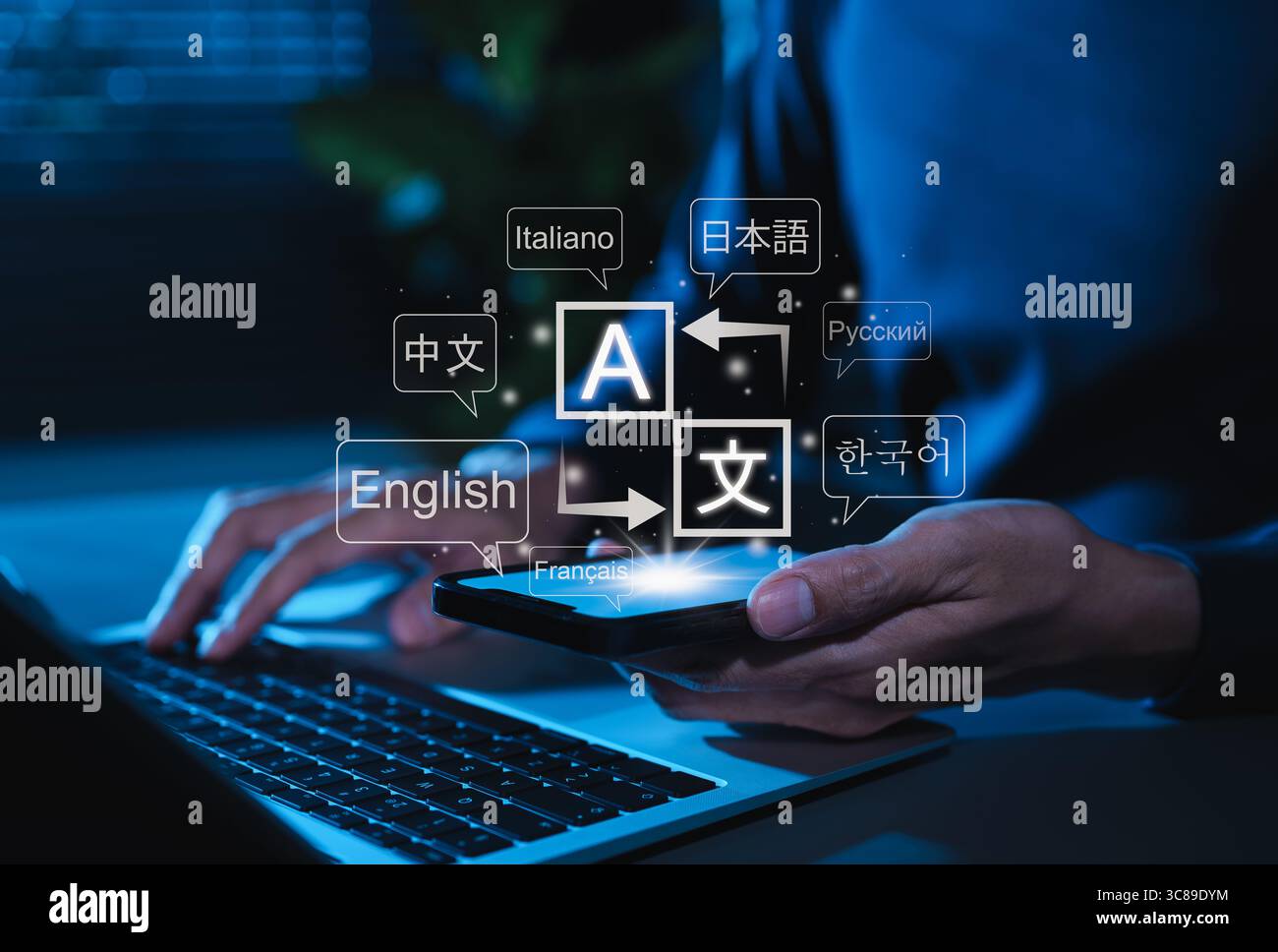 Mehrsprachige Übersetzung, Kommunikationskonzept. Mann, der ein Telefon mit Symbolen benutzt, verschiedene Sprachen, globale Sprache übersetzen, mehrsprachig Stockfoto