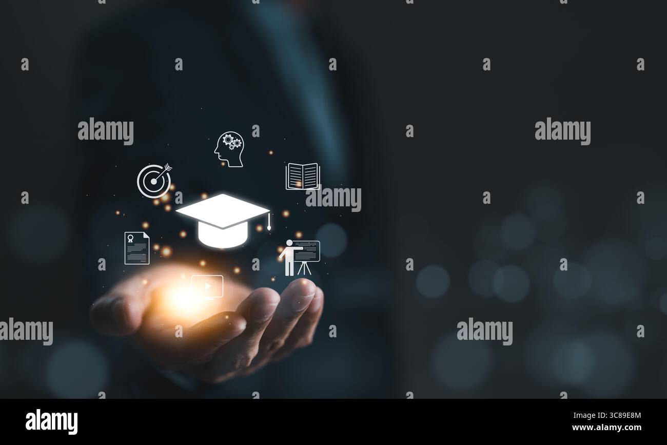 E-Learning-Konzept. Mann zeigt Bildungs-Symbol, lernt Online-Webinar. Internet Moderne Bildung. Seminar-Meeting, Video-Tutori zu e-learning-Technologie Stockfoto