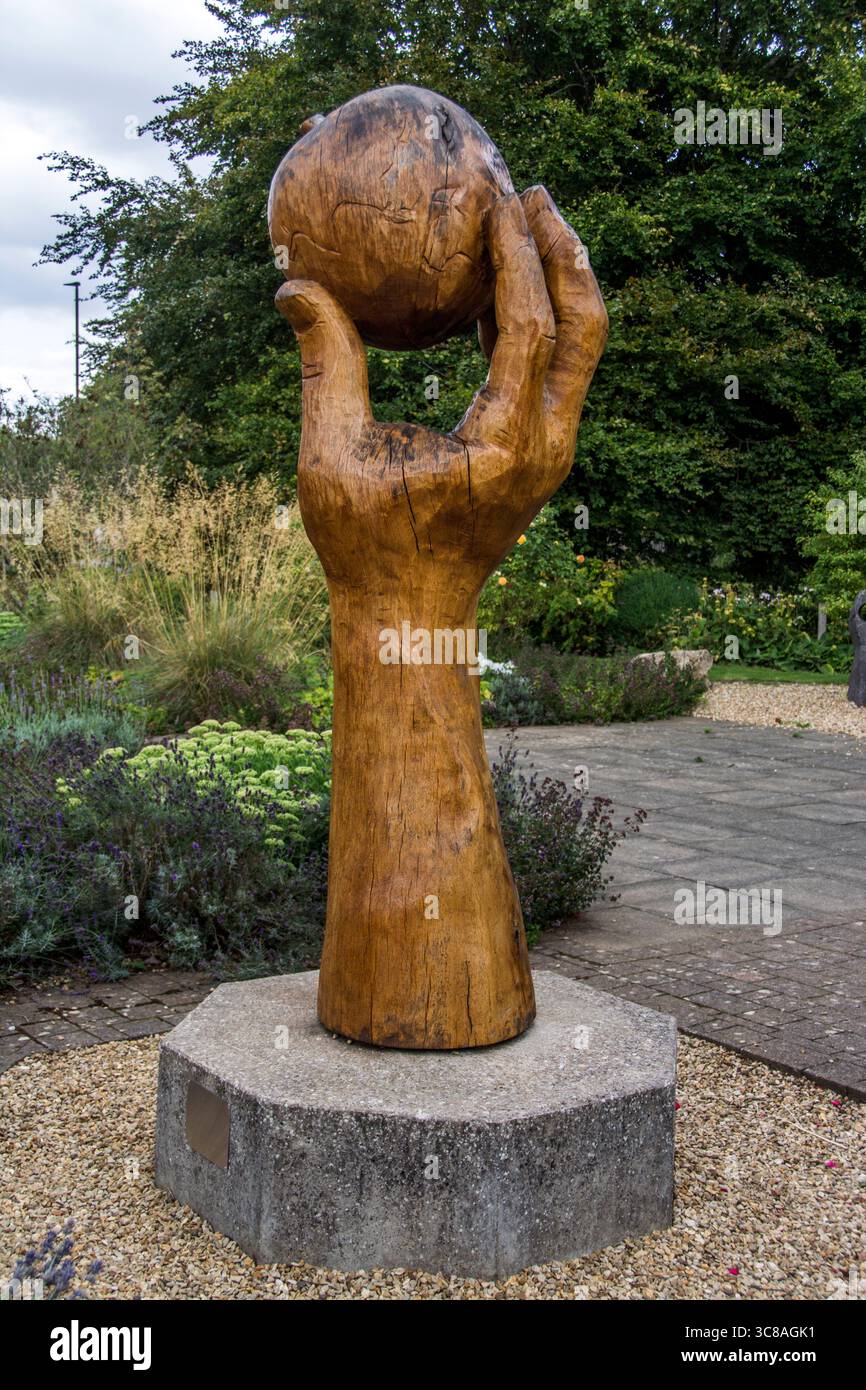 Skulptur von Isaacs Apfel von Nigel Sardeson Stockfoto