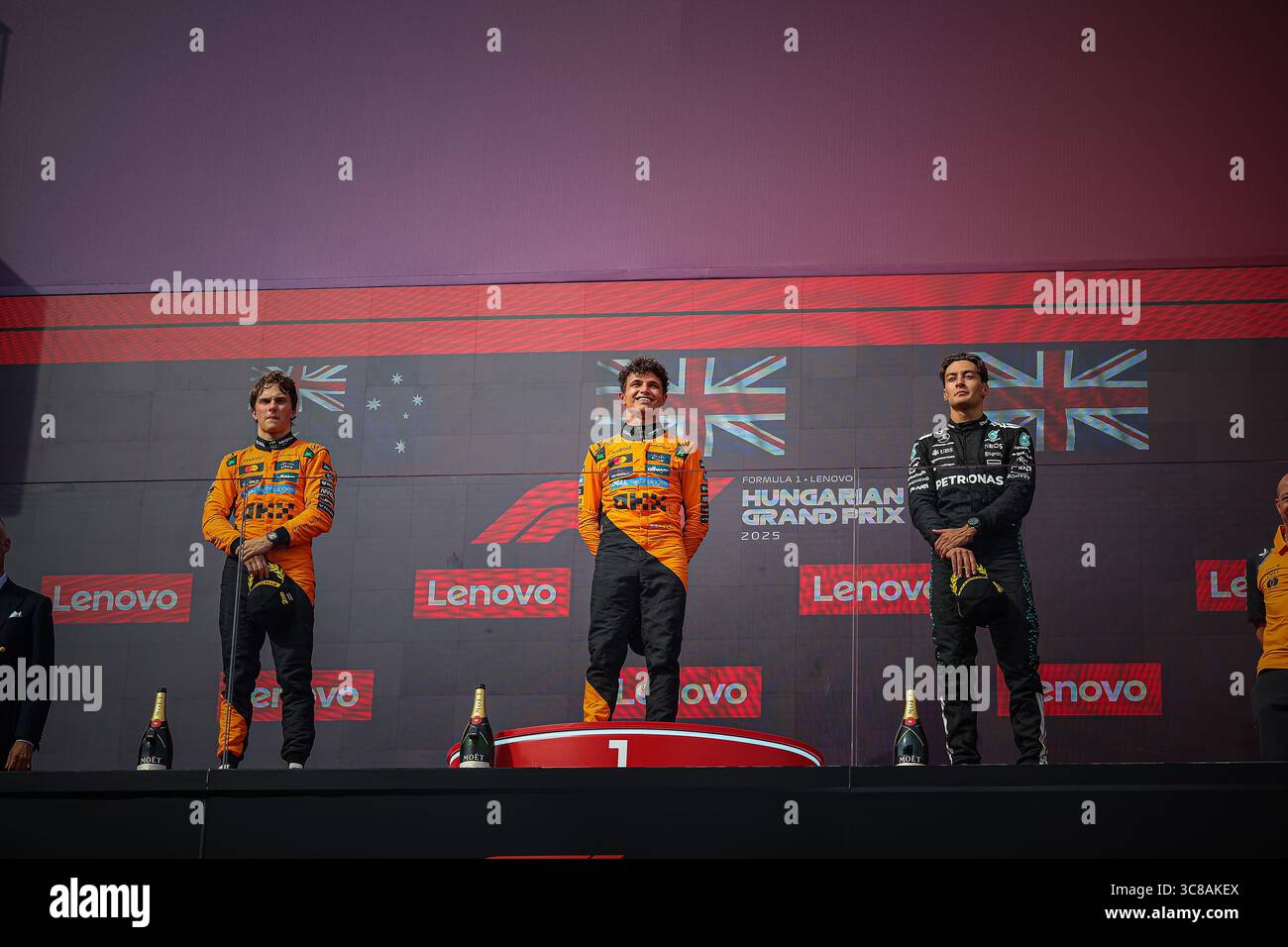 Podium des Rennens: Lando Norris gewinnt vor Oscar Piastri und George Russel während des ungarischen GP, Budapest vom 31. Juli bis 4. August 2025. Formel 1 Welt c Stockfoto