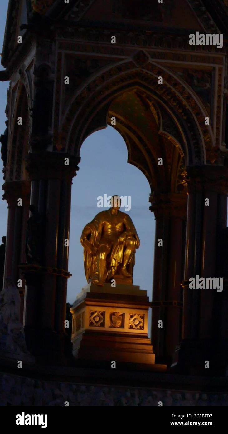 London, England, Vereinigtes Königreich 29. Mai 2025 Royal Albert Hall am 29. Mai 2025 in London, England, Vereinigtes Königreich. An diesem legendären Veranstaltungsort gab es Live-Konzerte von vielen Künstlern wie Annie Lennox, Kylie Minogue, Andrea Bocelli, Coldplay, Muse, k.d. lang, David Bowie, Brandi Carlile und Elton John, die Beatles, die Rolling Stones, Jimi Hendrix, Donna Summer, Pink Floyd, Frank Sinatra, Liza Minnelli, The Who, Led Zeppelin, Die Zimmerleute, Bob Dylan, Sting, Eric Clapton, Adele, Jay Z, die Mörder, Due Lipa, Gladys Knight, Dame Shirley Bassey, Nicole Scherzinger und viele mehr. Pho Stockfoto