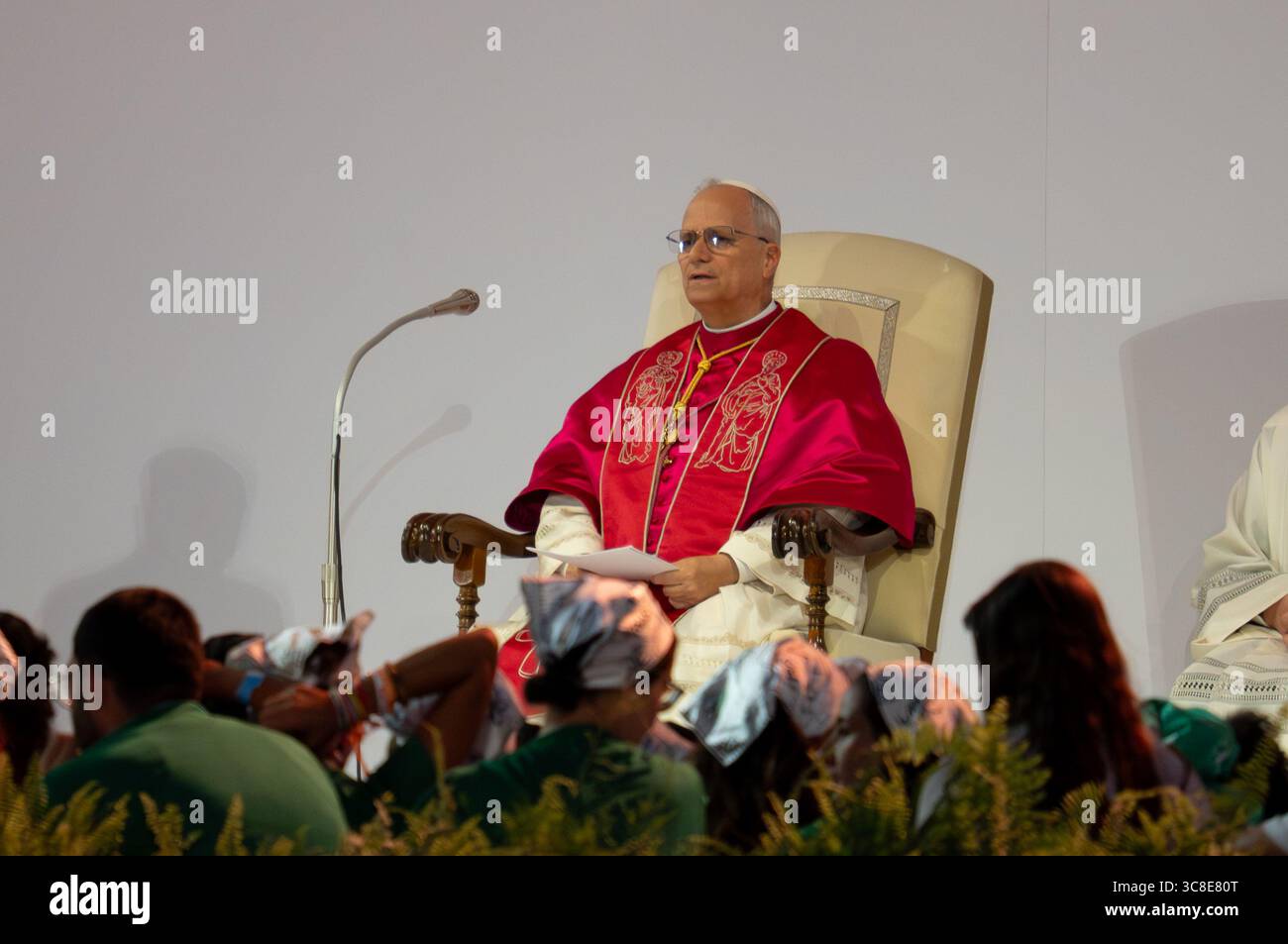 Papst Leo XIV. Leitet am 2. August 2025 ein Mahngebet zum Jubiläum der Jugend in Tor Vergata, am Stadtrand von Rom, Italien. Stockfoto