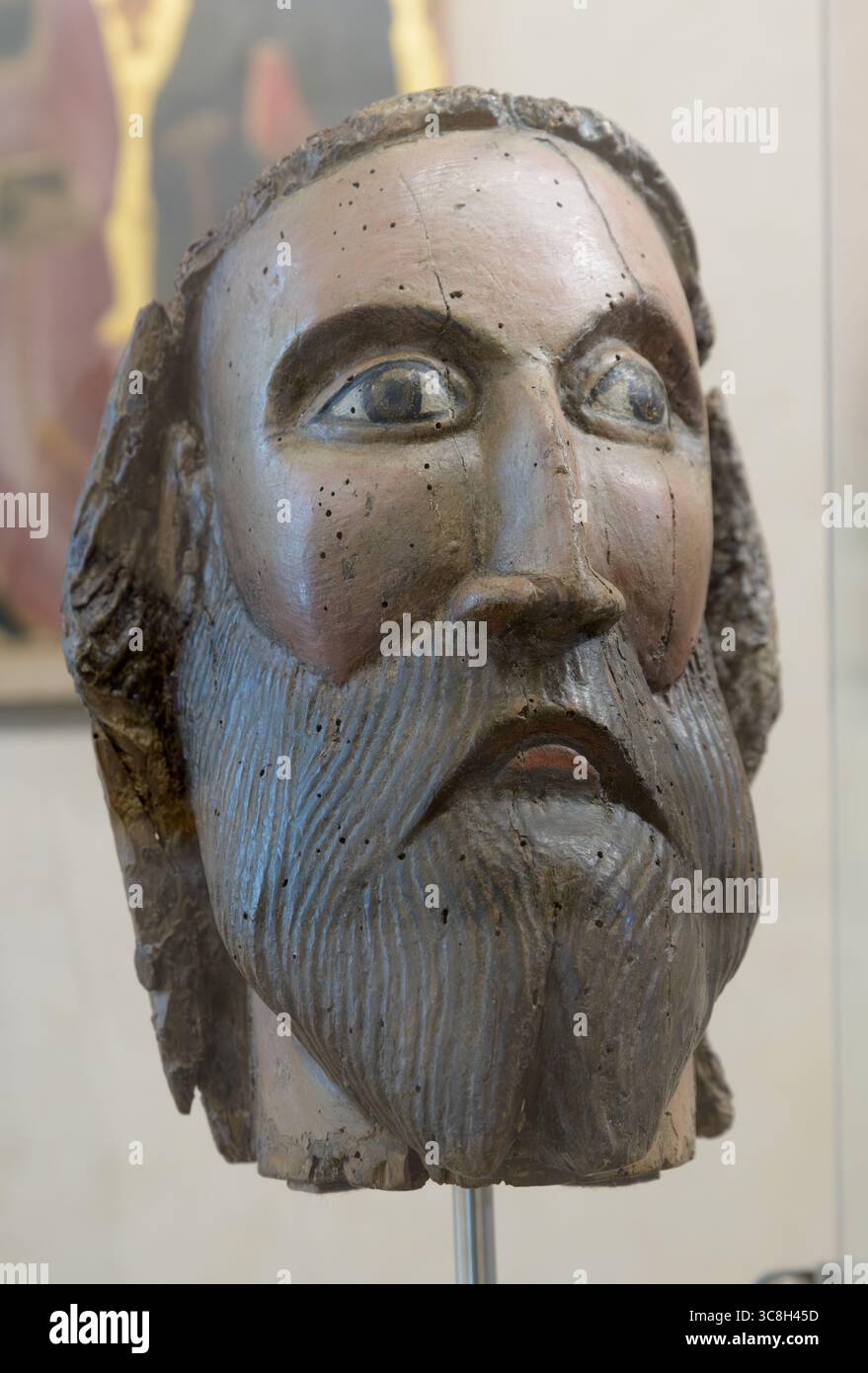 Polychromer Holzkopf Christi (1220–1230), erhalten im Museo dell’Opera del Duomo, Prato, Italien. Anonymer toskanischer Bildhauer. Stockfoto