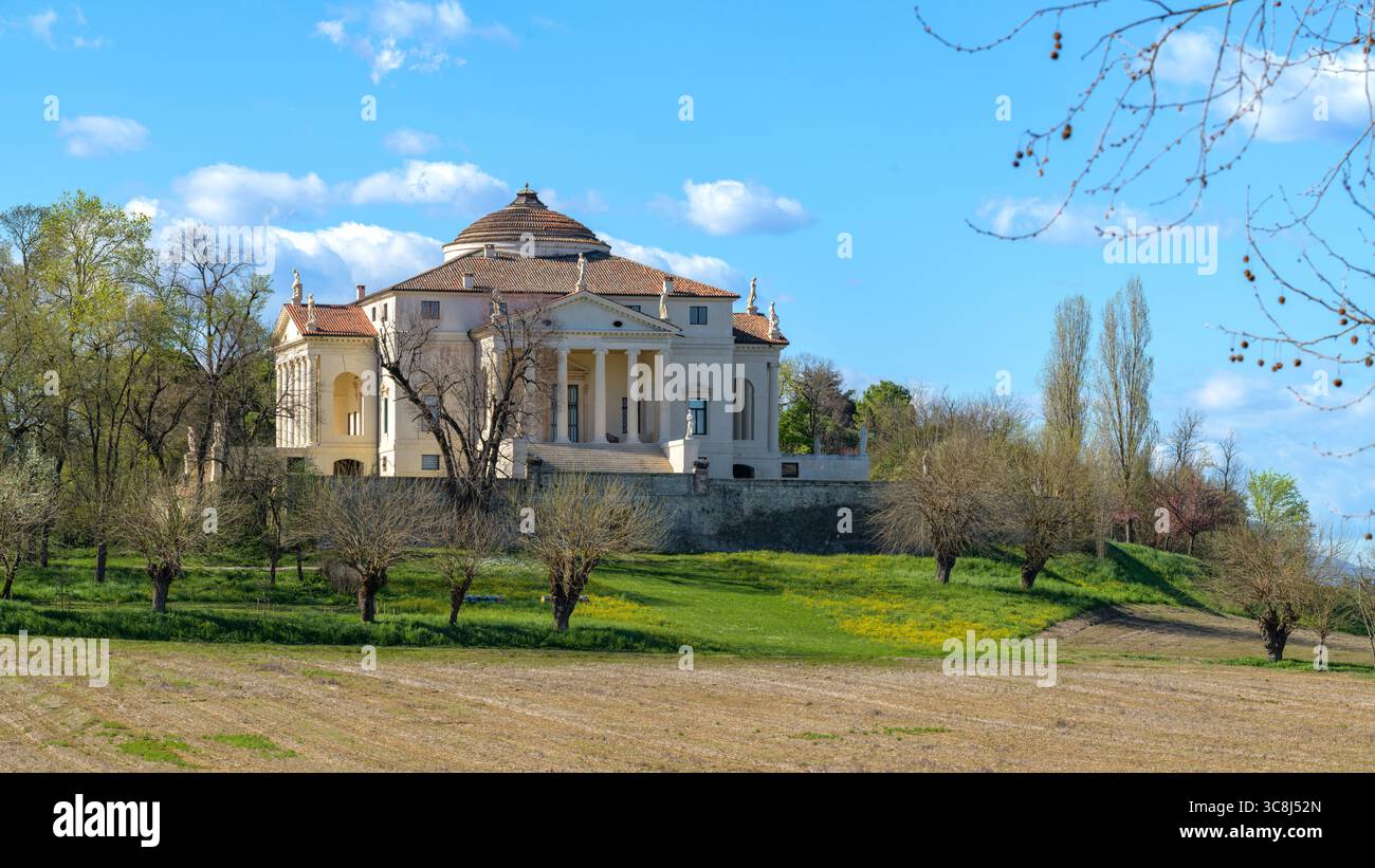 Villa La Rotonda (Villa Almerico Capra) von Andrea Palladio in Vicenza, Italien, bekannt für seine Symmetrie, den klassischen Portikus und den atemberaubenden Blick auf die Ven Stockfoto