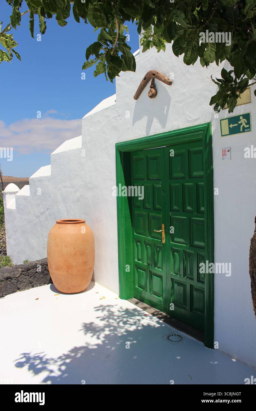 Fundación César Manrique auf Lanzarote, Kanarischen Inseln, Spanien – einzigartige Architektur, die Kunst, Natur und vulkanische Landschaft vereint. Stockfoto