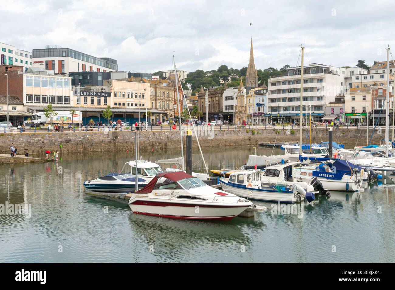 Boote an Anlegestellen im Yachthafen ab Vaughan Parade, Torquay, Devon, England, Großbritannien Stockfoto