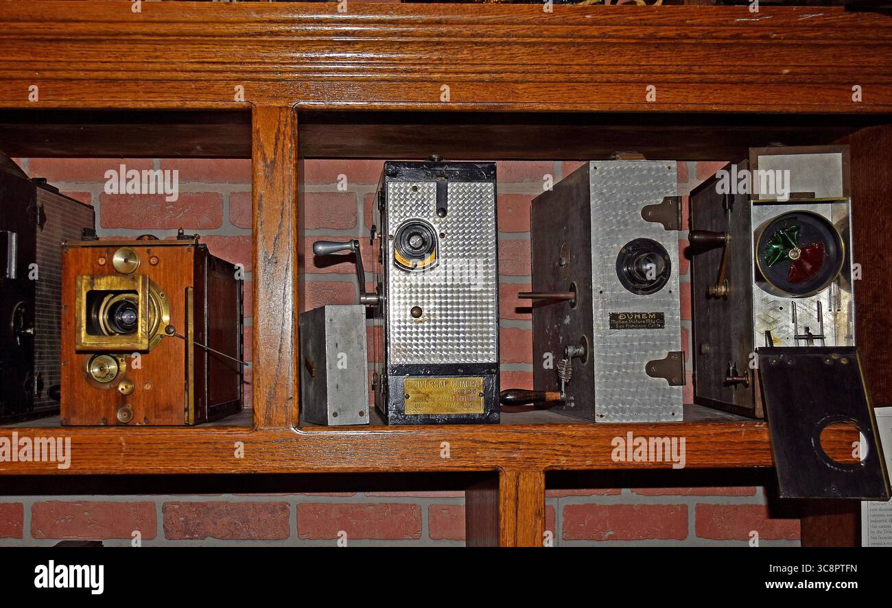 Ausstellung antiker Filmausrüstung im Niles Essanay Silent Film Museum im Niles District in Fremont, Kalifornien Stockfoto