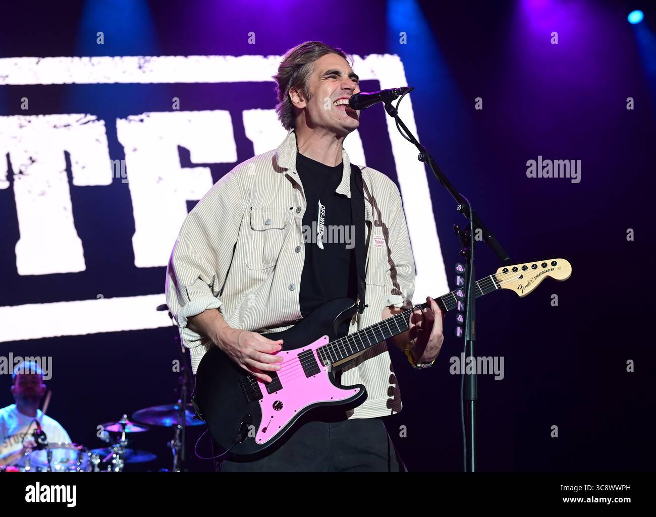 Auftritt im Konzert in der Piece Hall in Halifax mit Charlie Simpson Where: Halifax, Vereinigtes Königreich When: 04 Jul 2025 Credit: Graham Finney/WENN Stockfoto